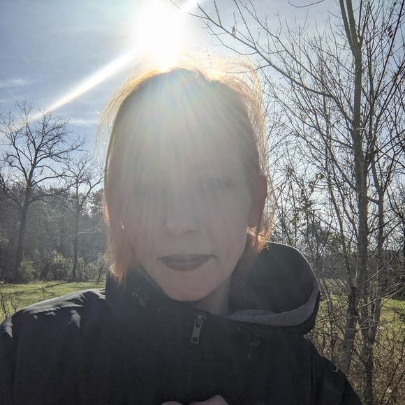 Meet your Posher, Tracy - Picture 1 of 1